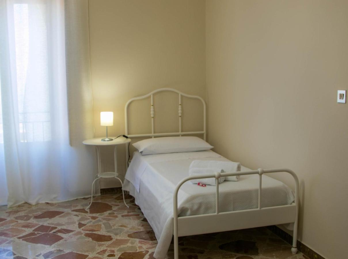 Вілла La Casa Della Nonna San Mauro Castelverde Екстер'єр фото